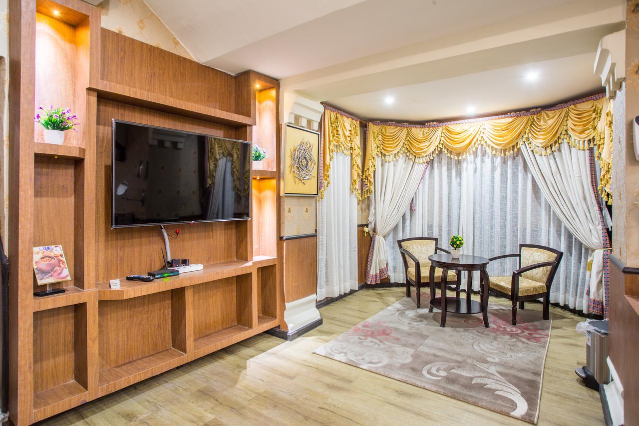 Royal Empire Boutique Hotel Katmandou Extérieur photo