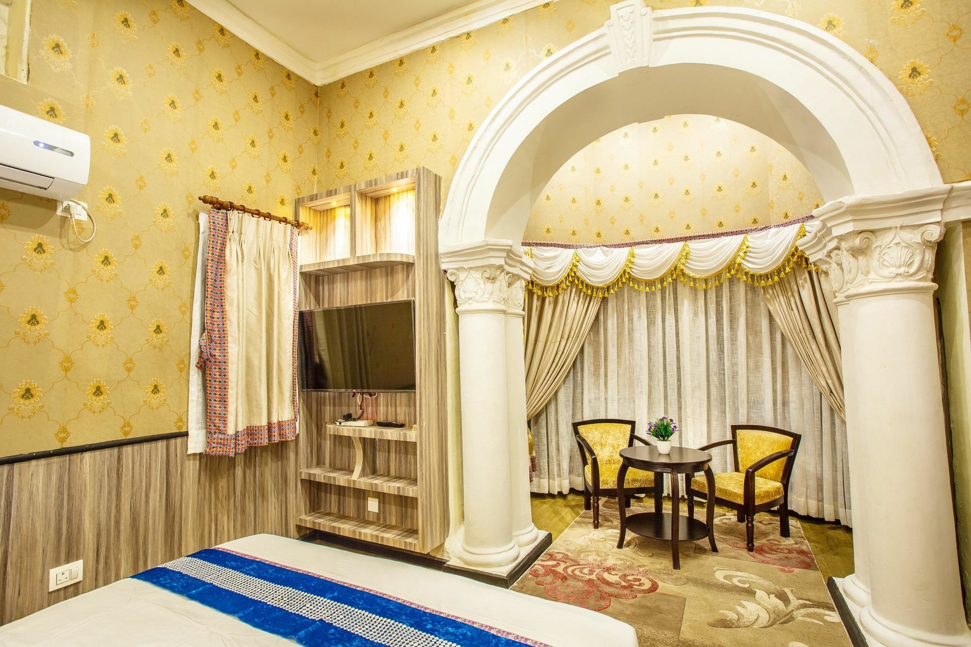 Royal Empire Boutique Hotel Katmandou Extérieur photo